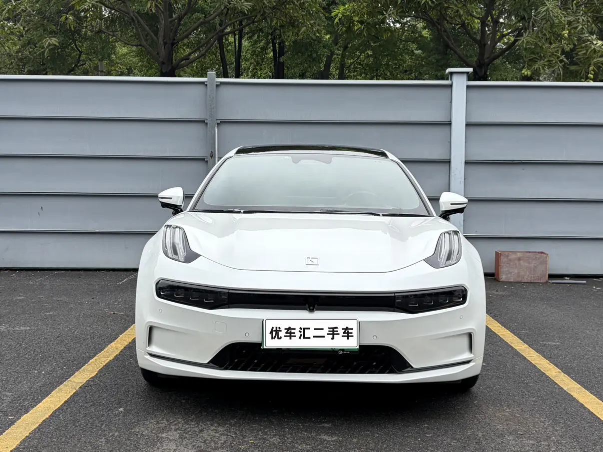 ZEEKR 001