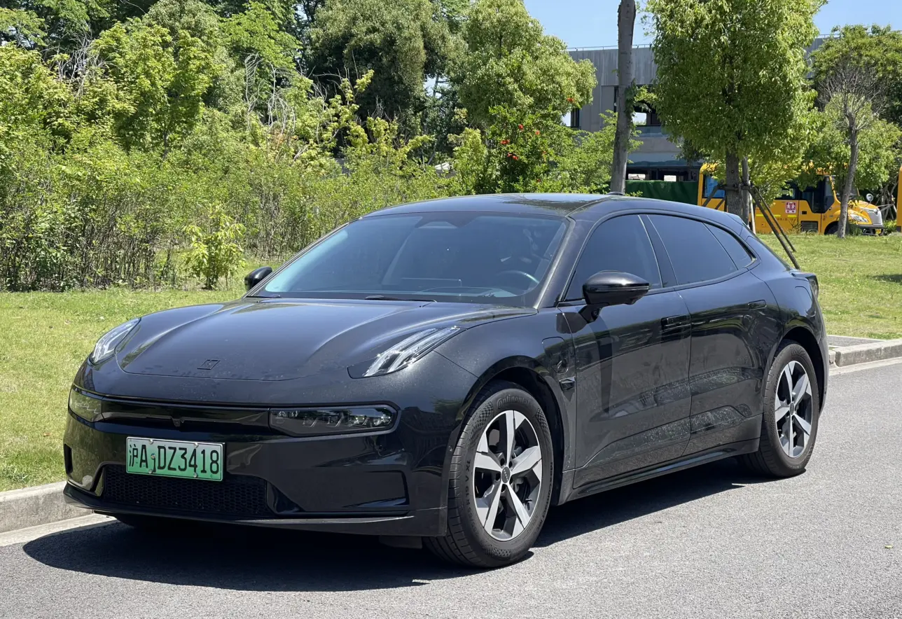 ZEEKR 001