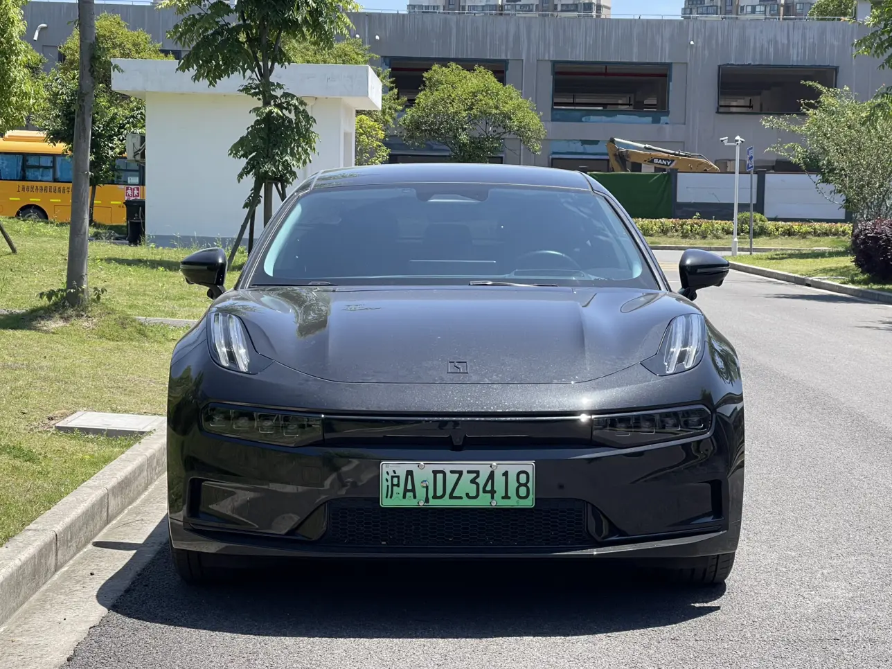 ZEEKR 001