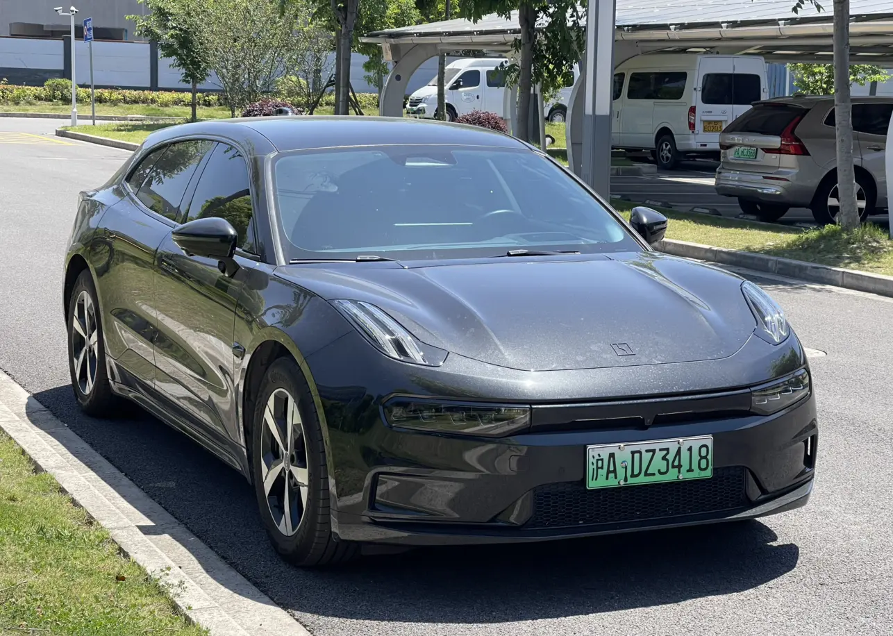 ZEEKR 001