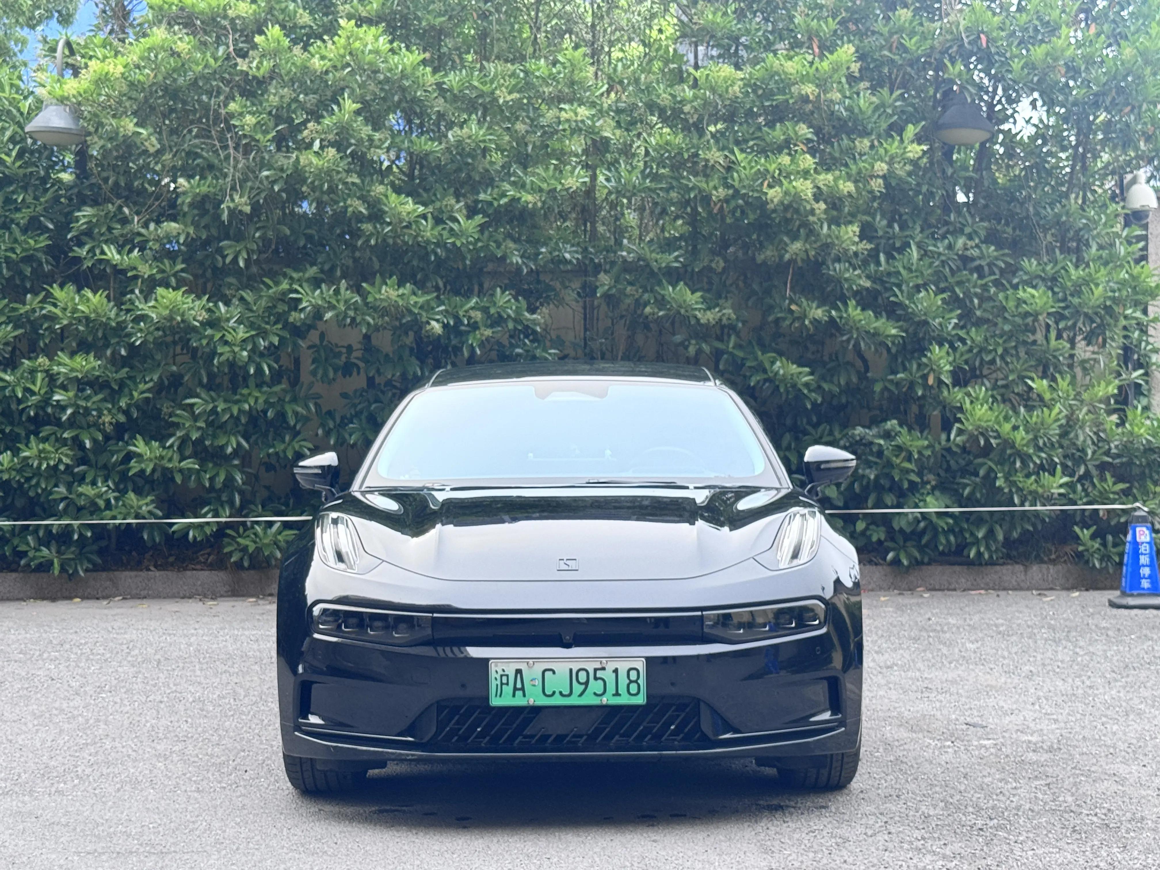 ZEEKR 001