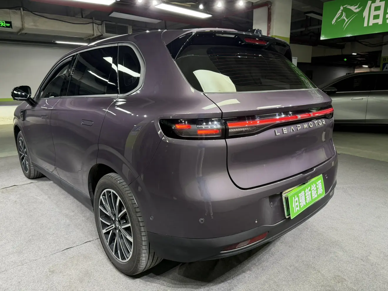 Leapmotor B10