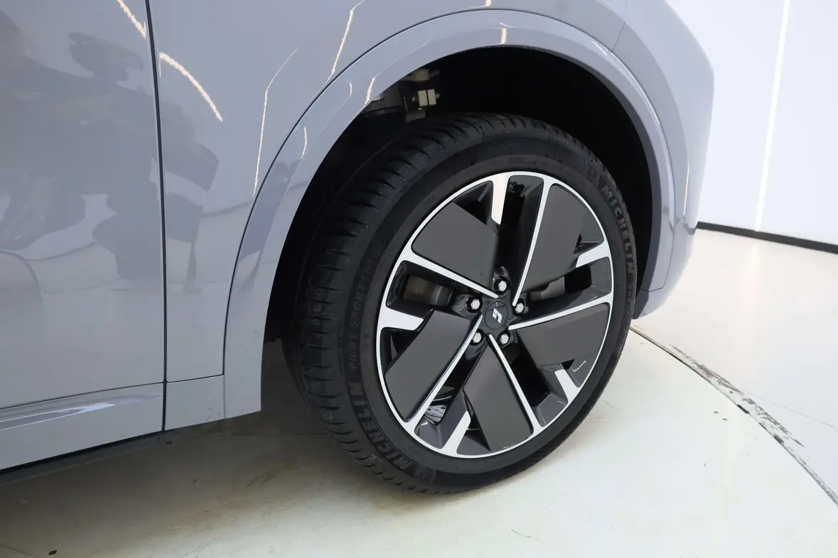 Lixiang L9