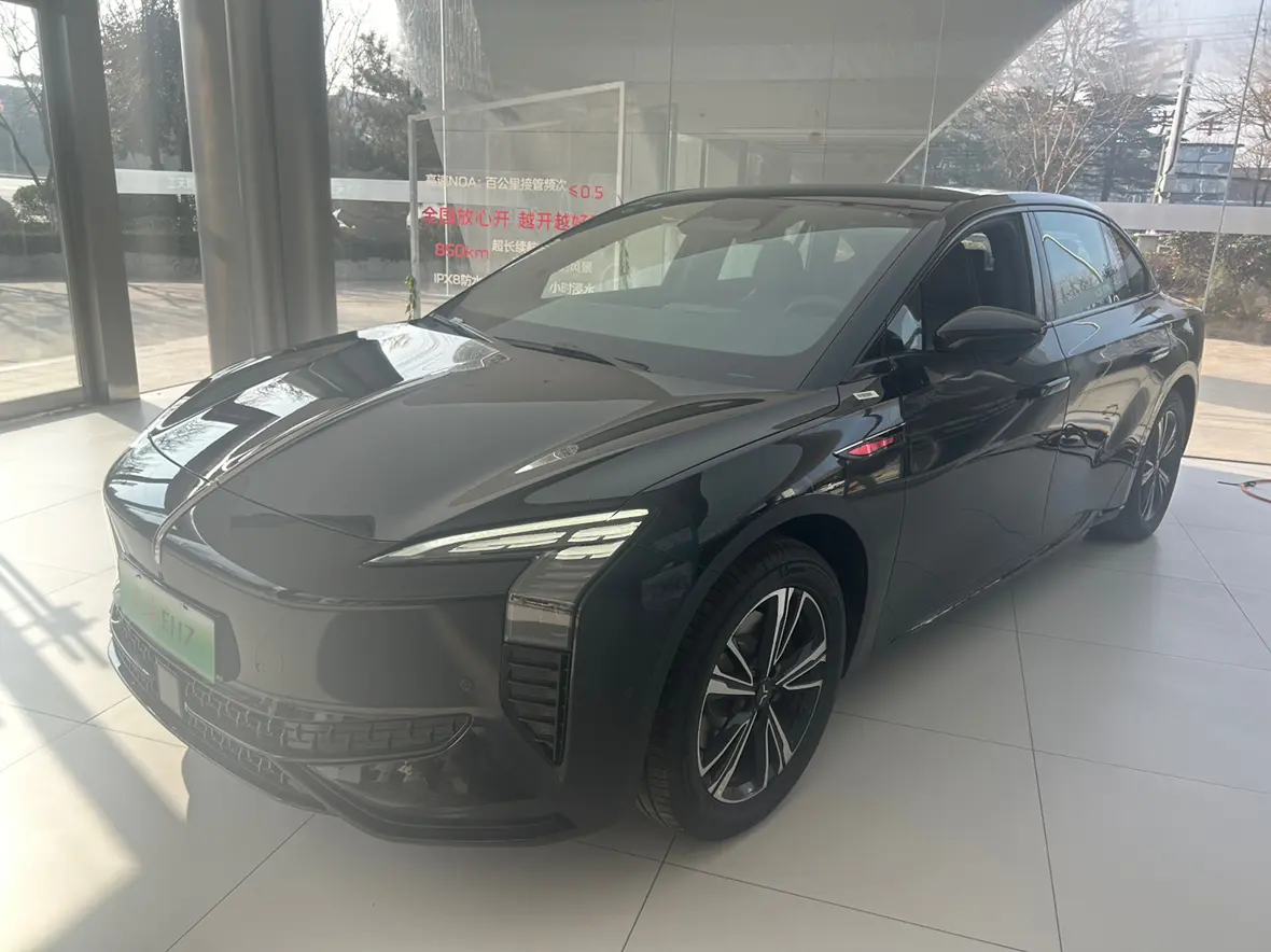Hongqi EH7