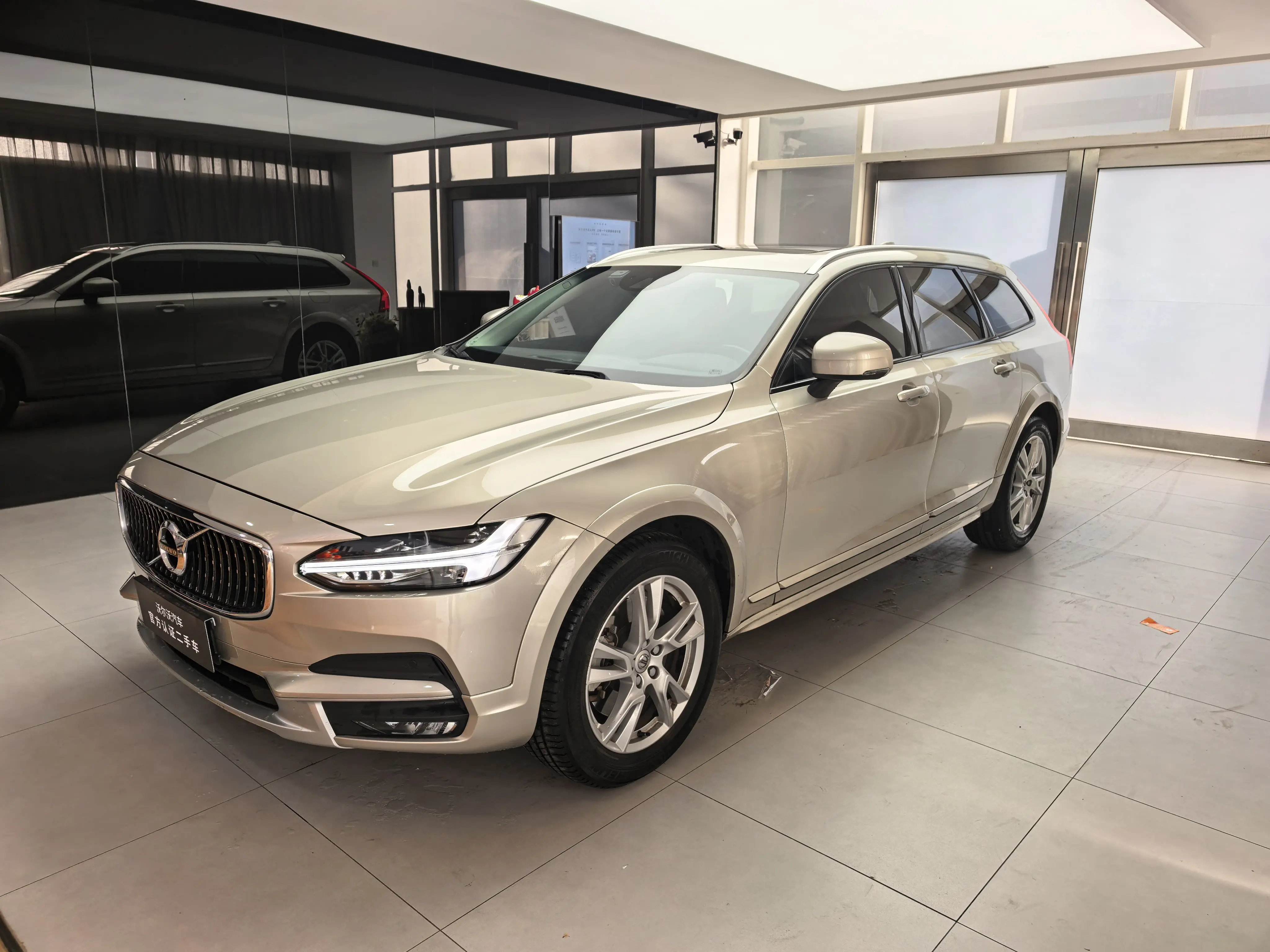 Volvo V90