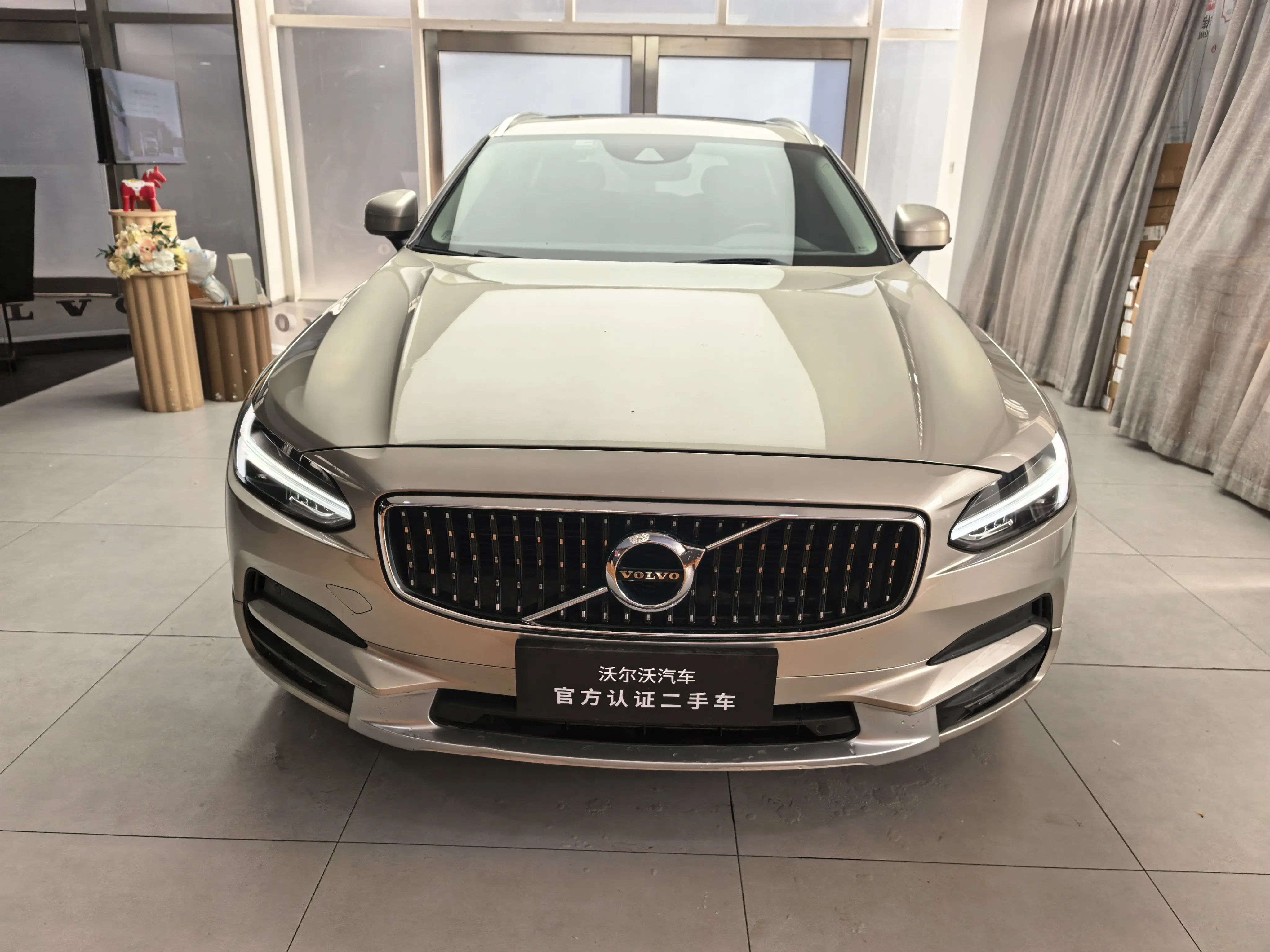 Volvo V90