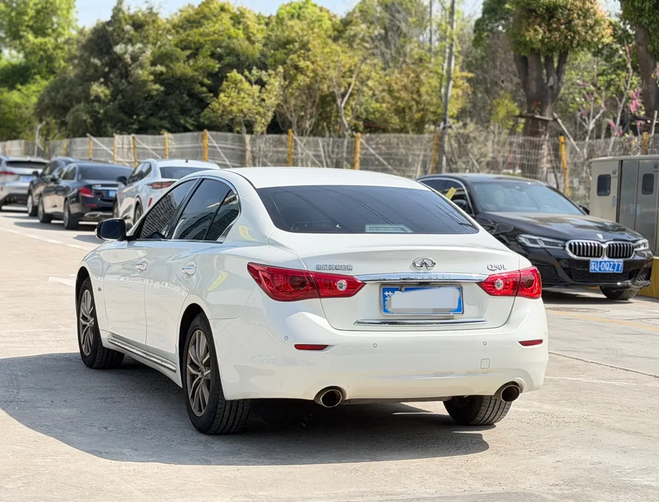 Infiniti Q50L