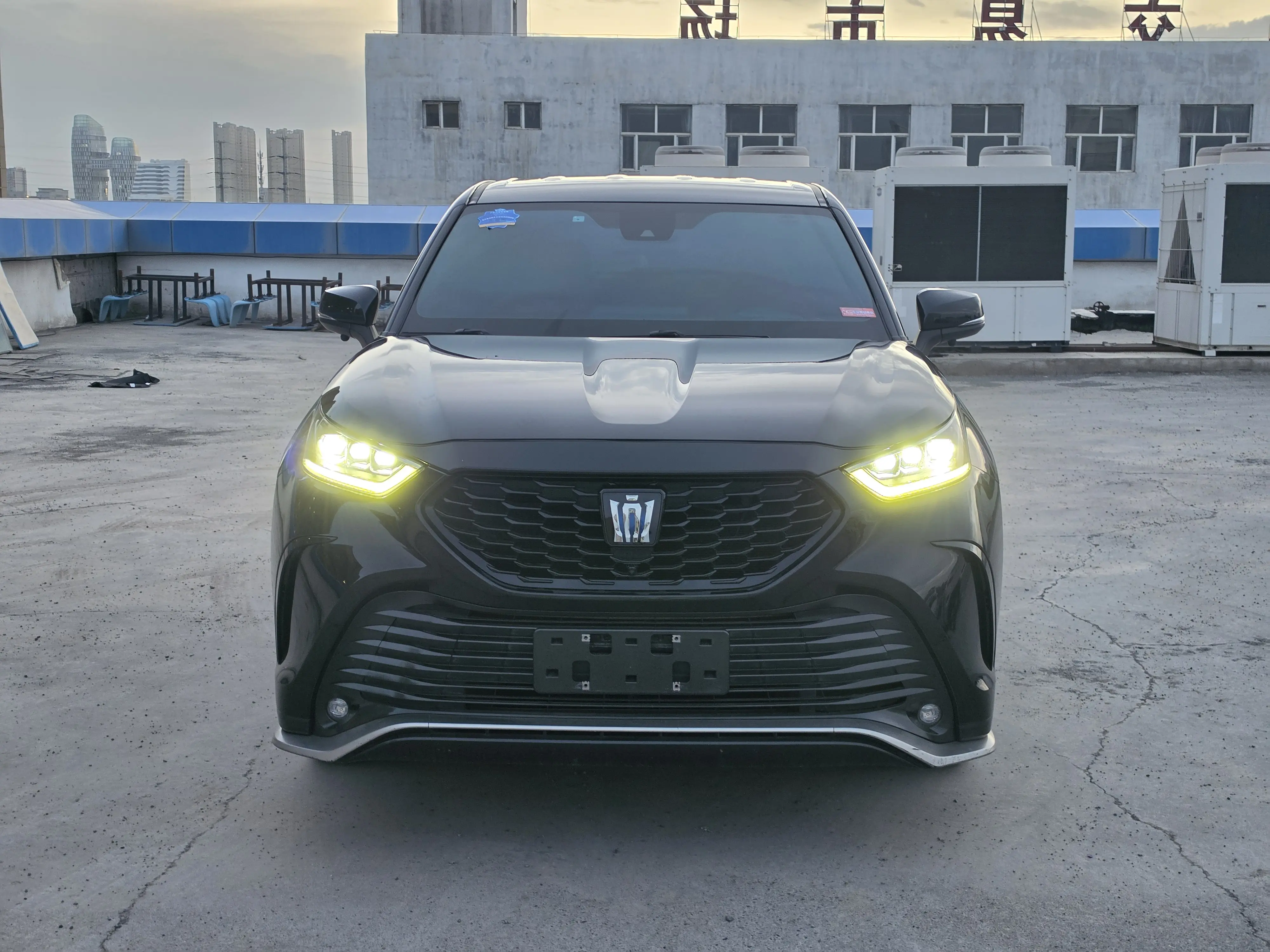 Toyota Crown Kluger