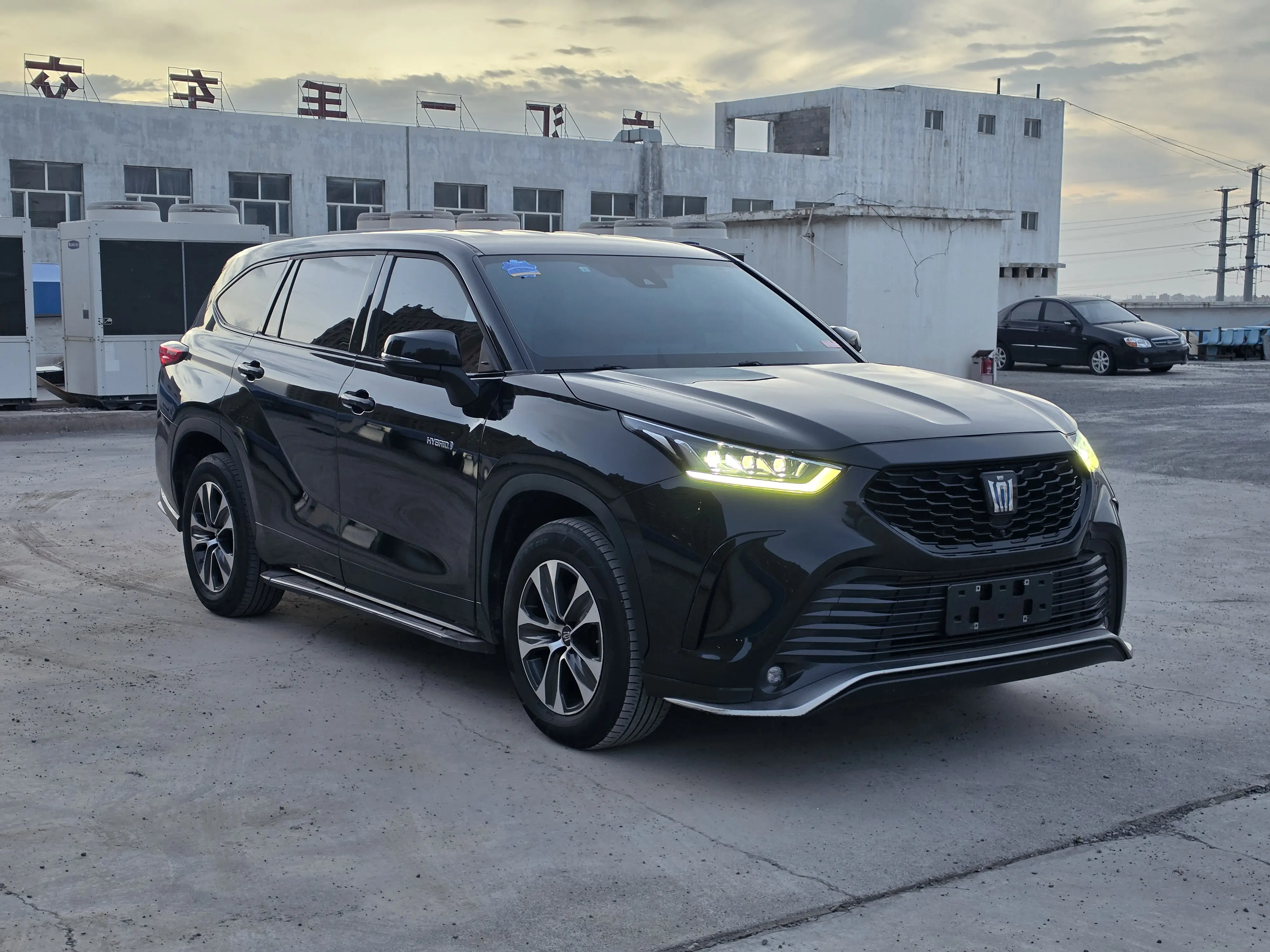 Toyota Crown Kluger