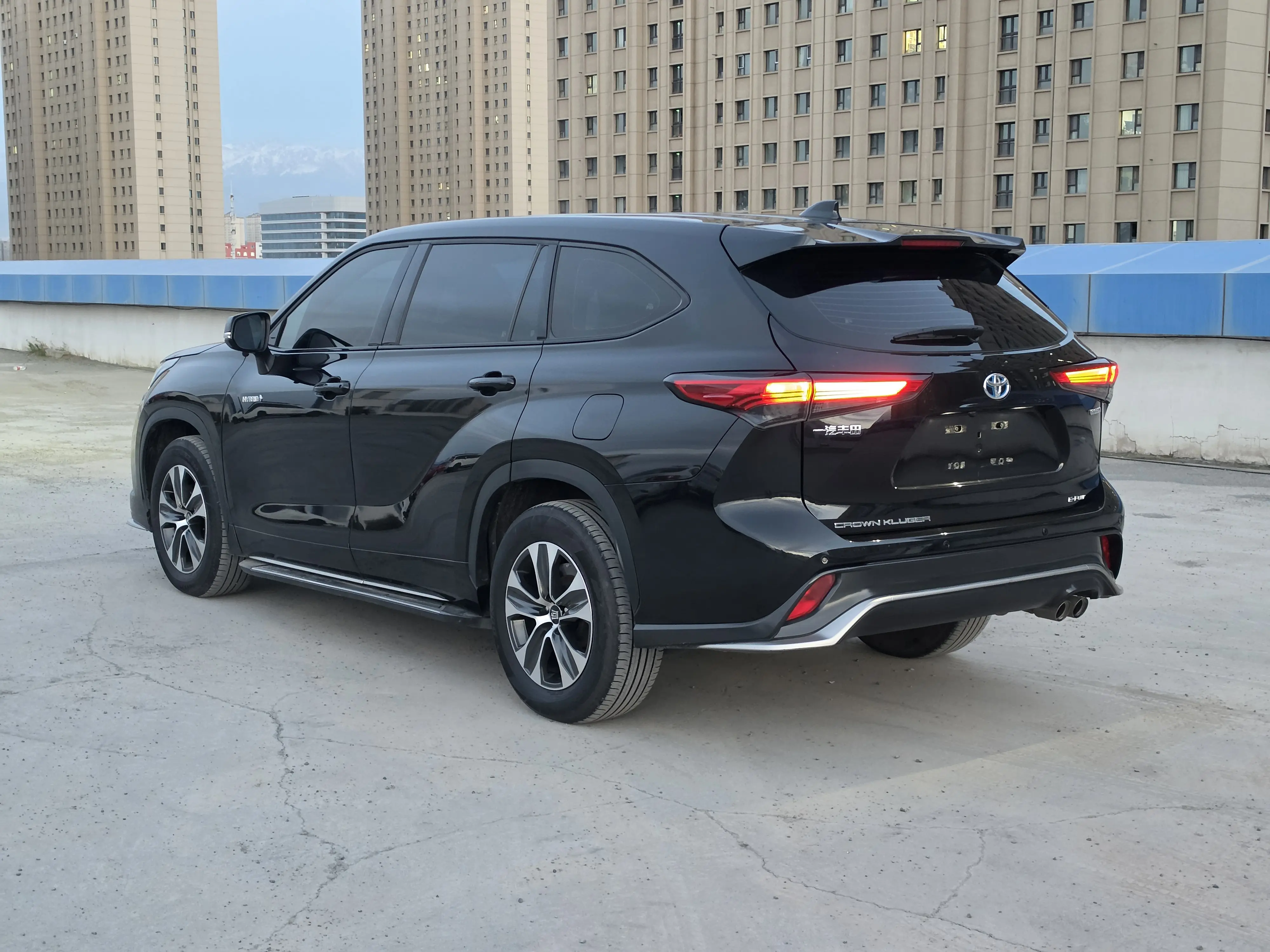 Toyota Crown Kluger