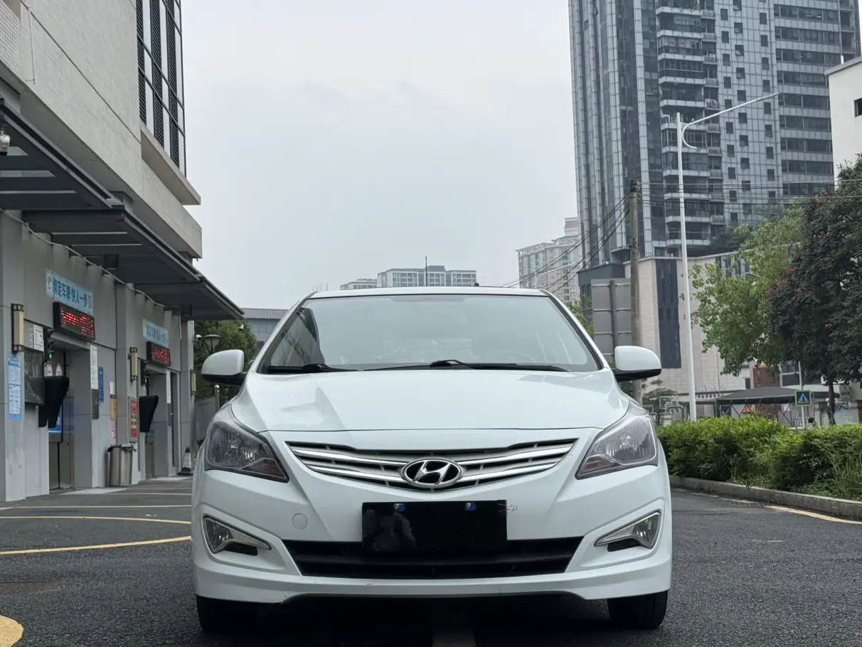 Hyundai Verna RV
