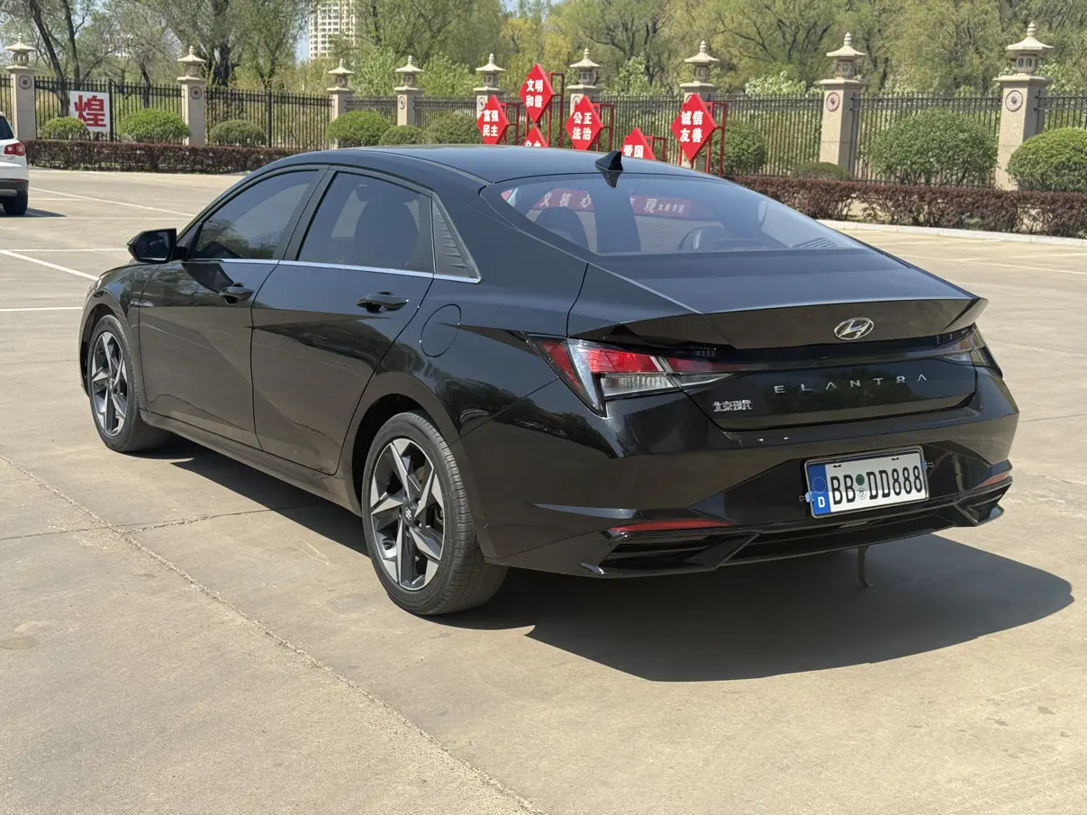 Hyundai Elantra