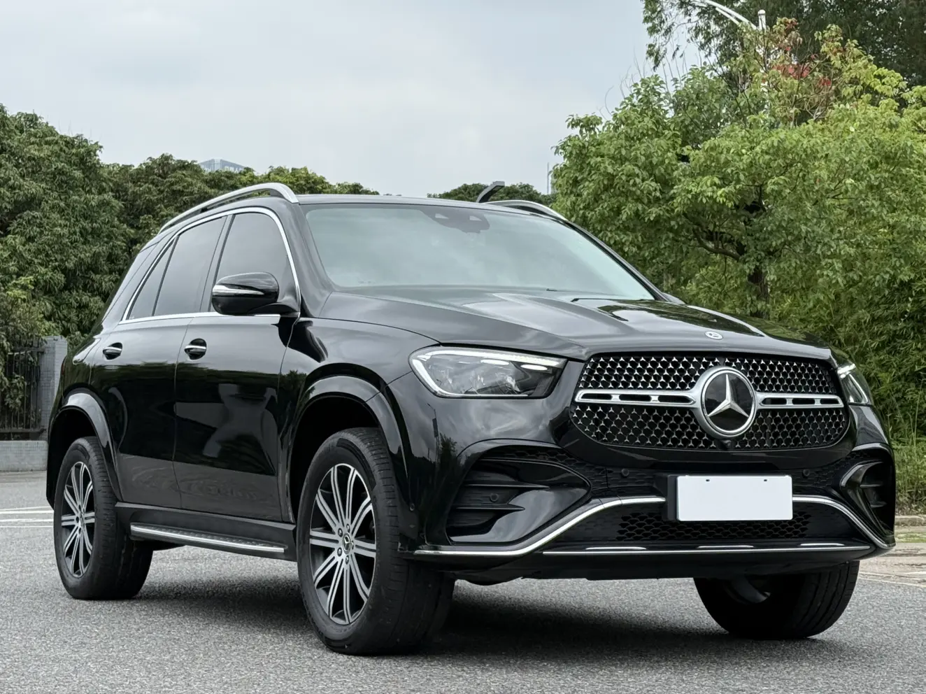 Mercedes-Benz GLE (Imported)