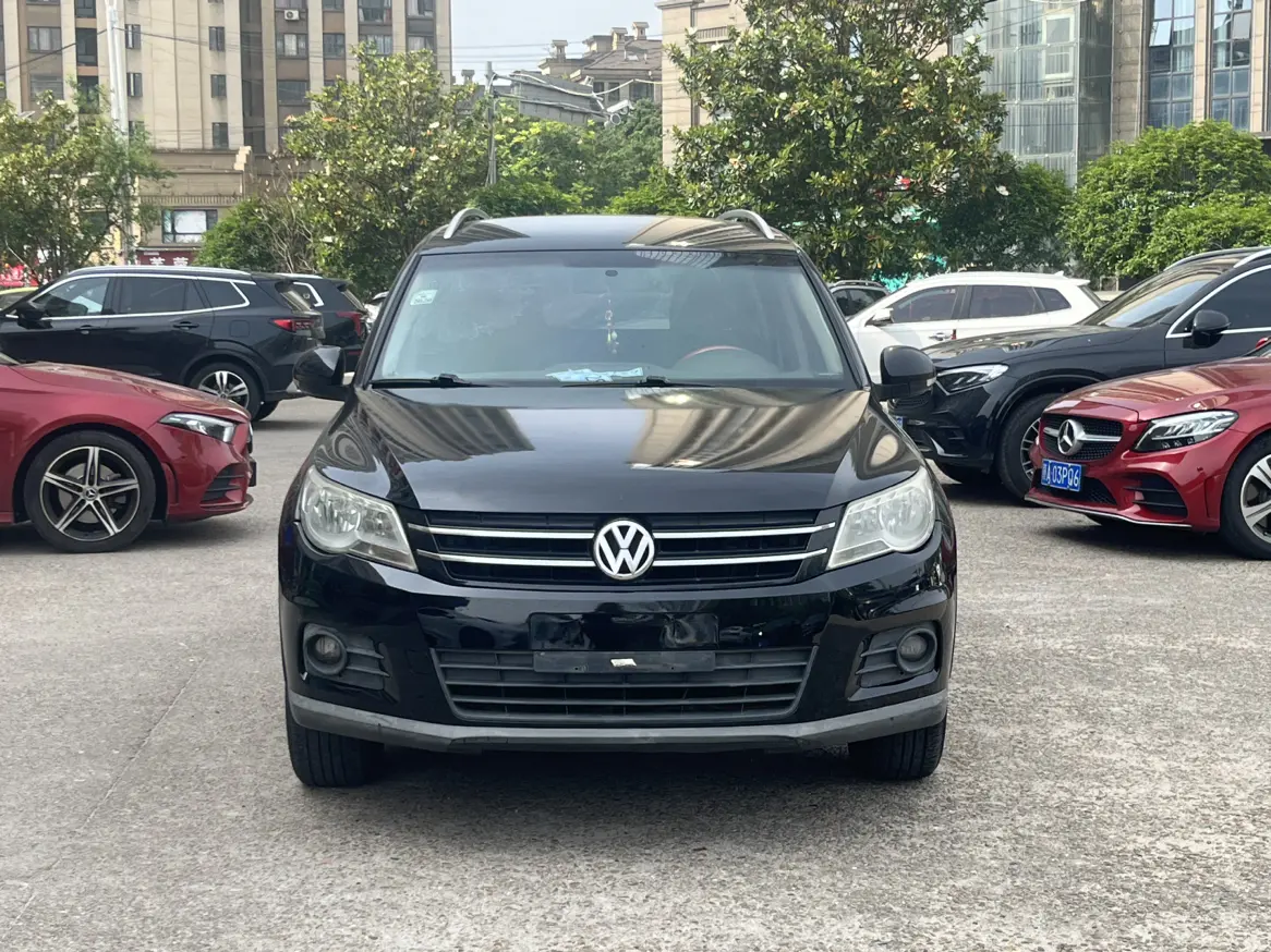 Volkswagen Tiguan (Tharu)