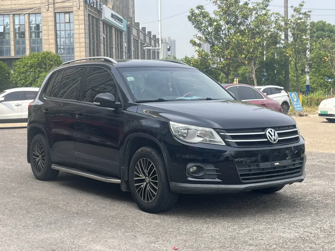 Volkswagen Tiguan (Tharu)