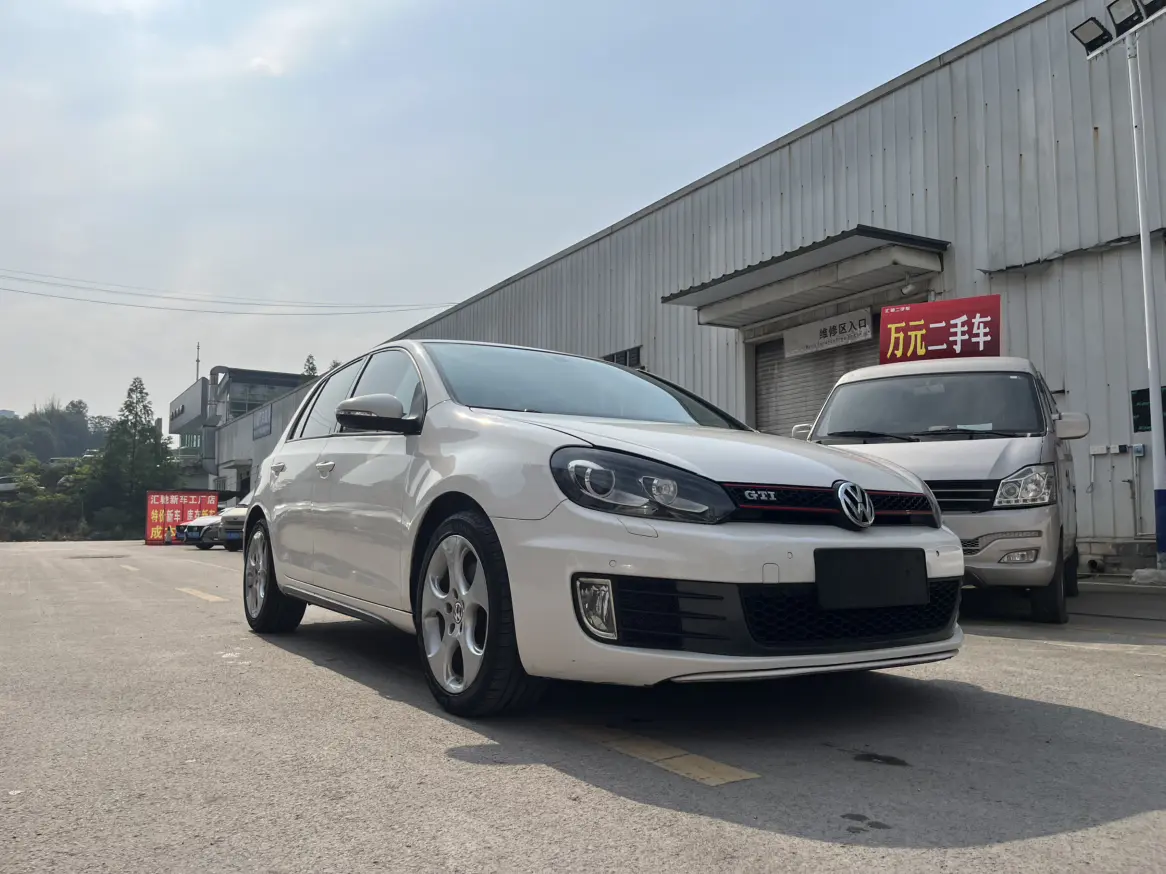 Volkswagen Golf GTI