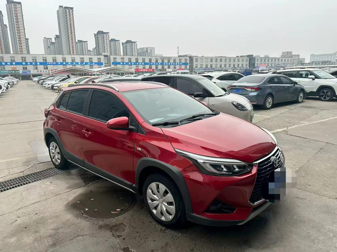 Toyota Yaris L