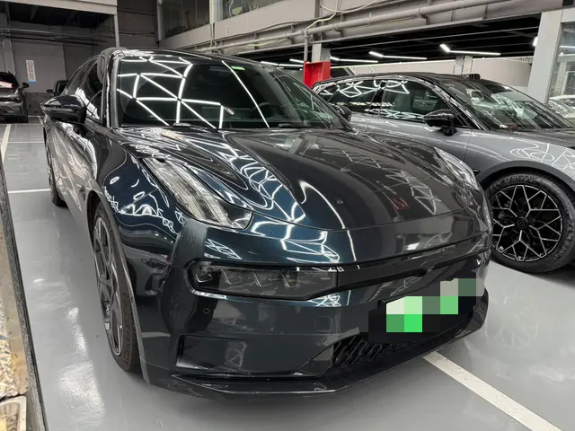 ZEEKR 001