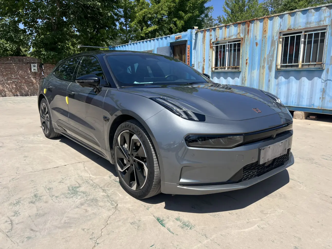 ZEEKR 001