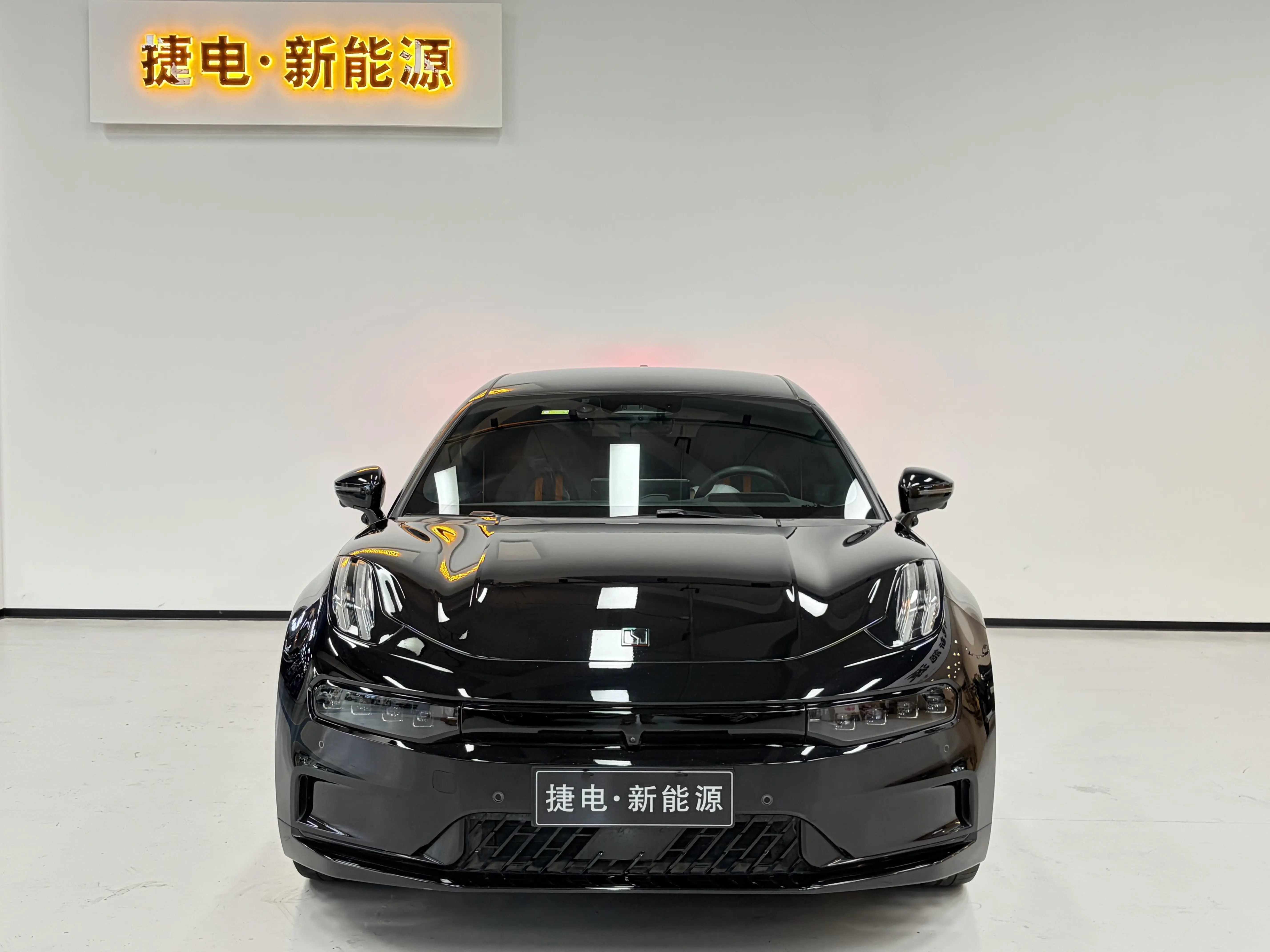 ZEEKR 001
