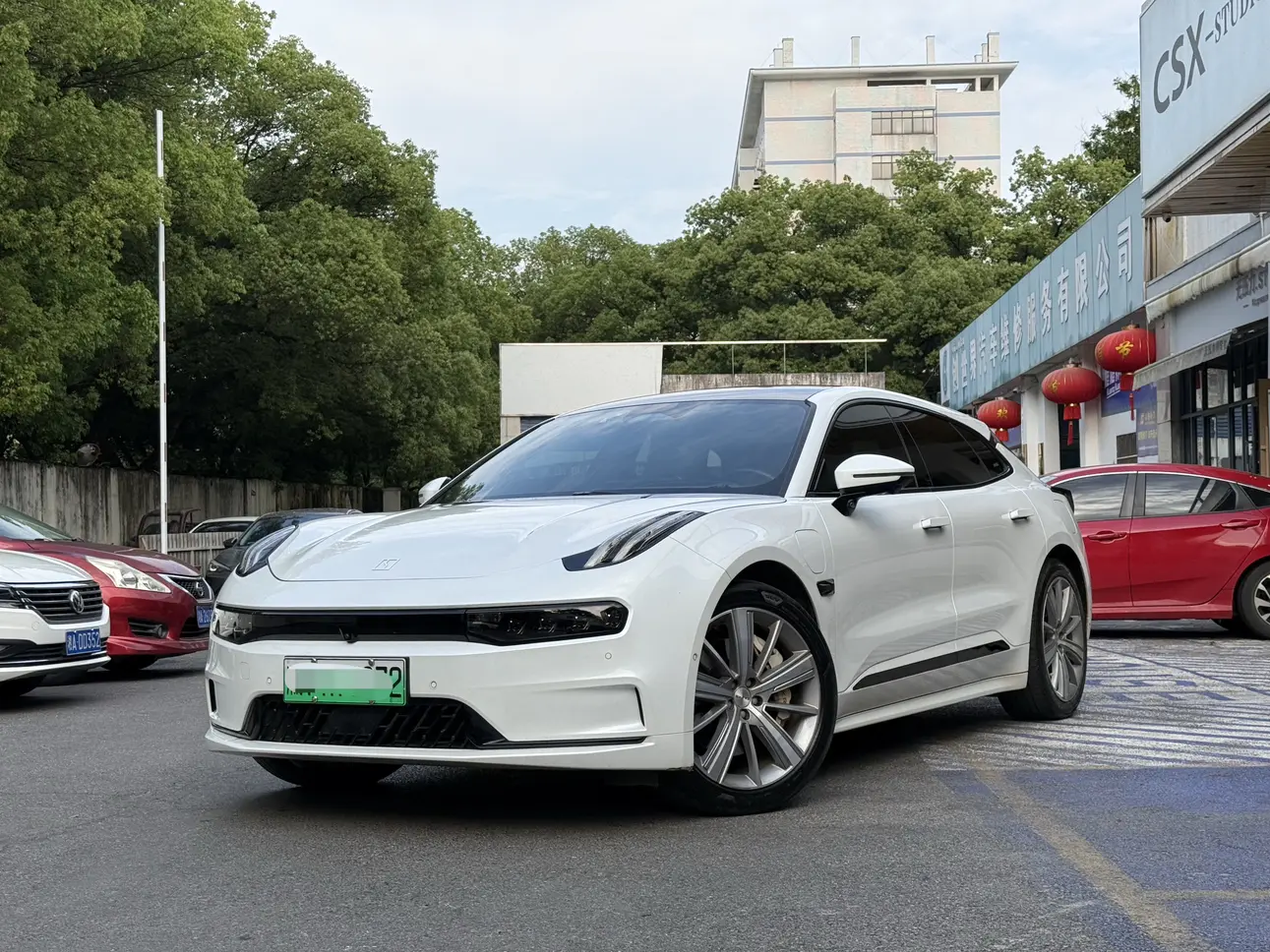 ZEEKR 001
