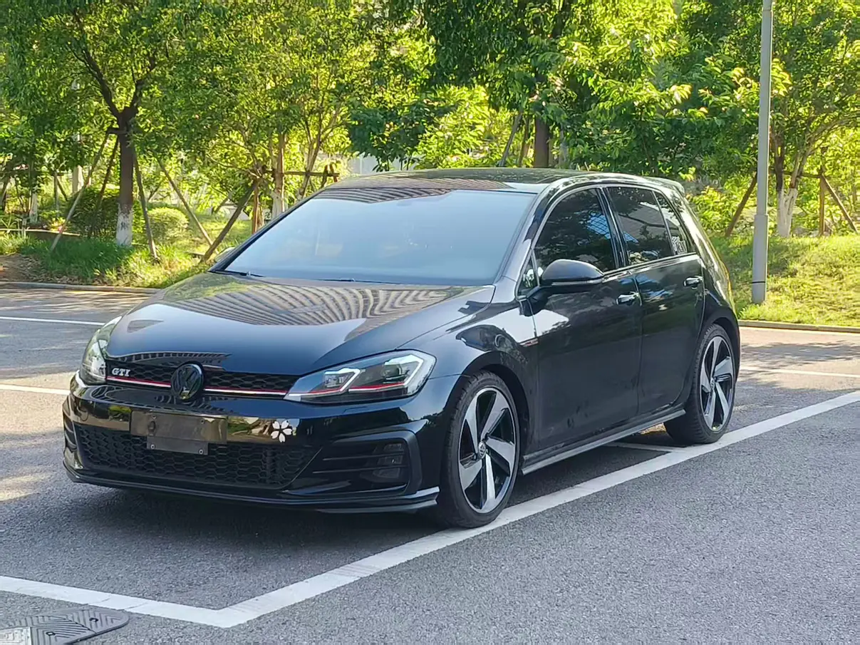 Volkswagen Golf GTI