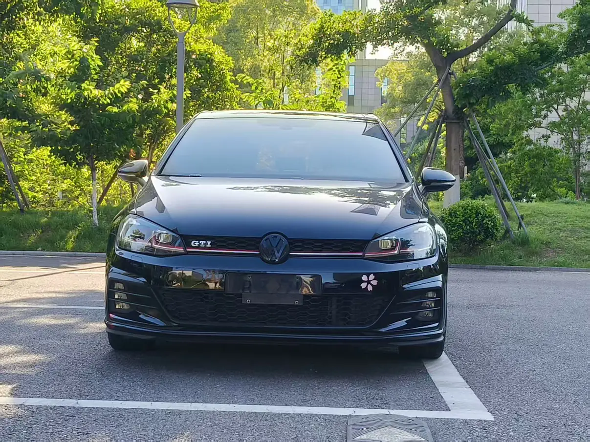 Volkswagen Golf GTI