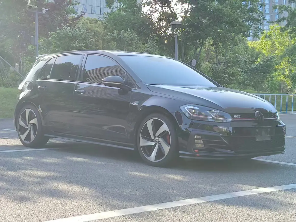Volkswagen Golf GTI