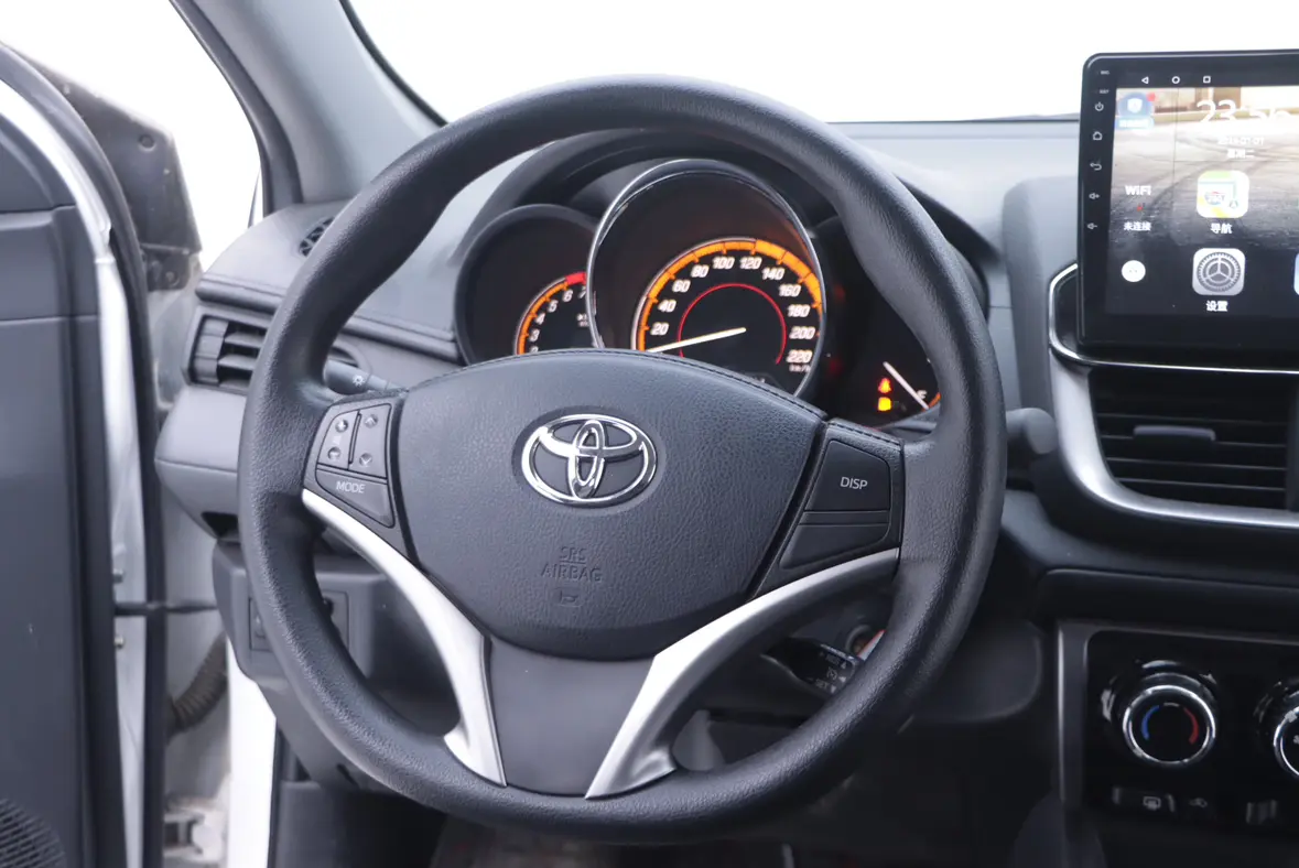 Toyota YARiS L Enjoy