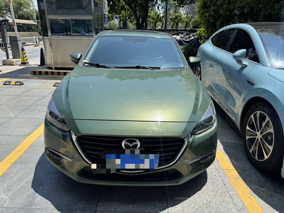 Mazda Axela