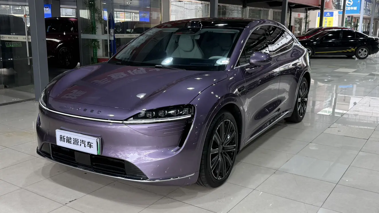Luxeed Zhijie R7