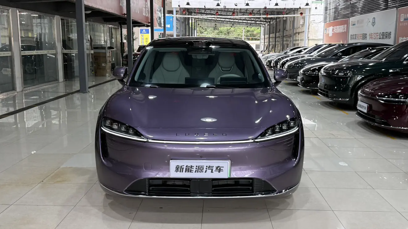 Luxeed Zhijie R7