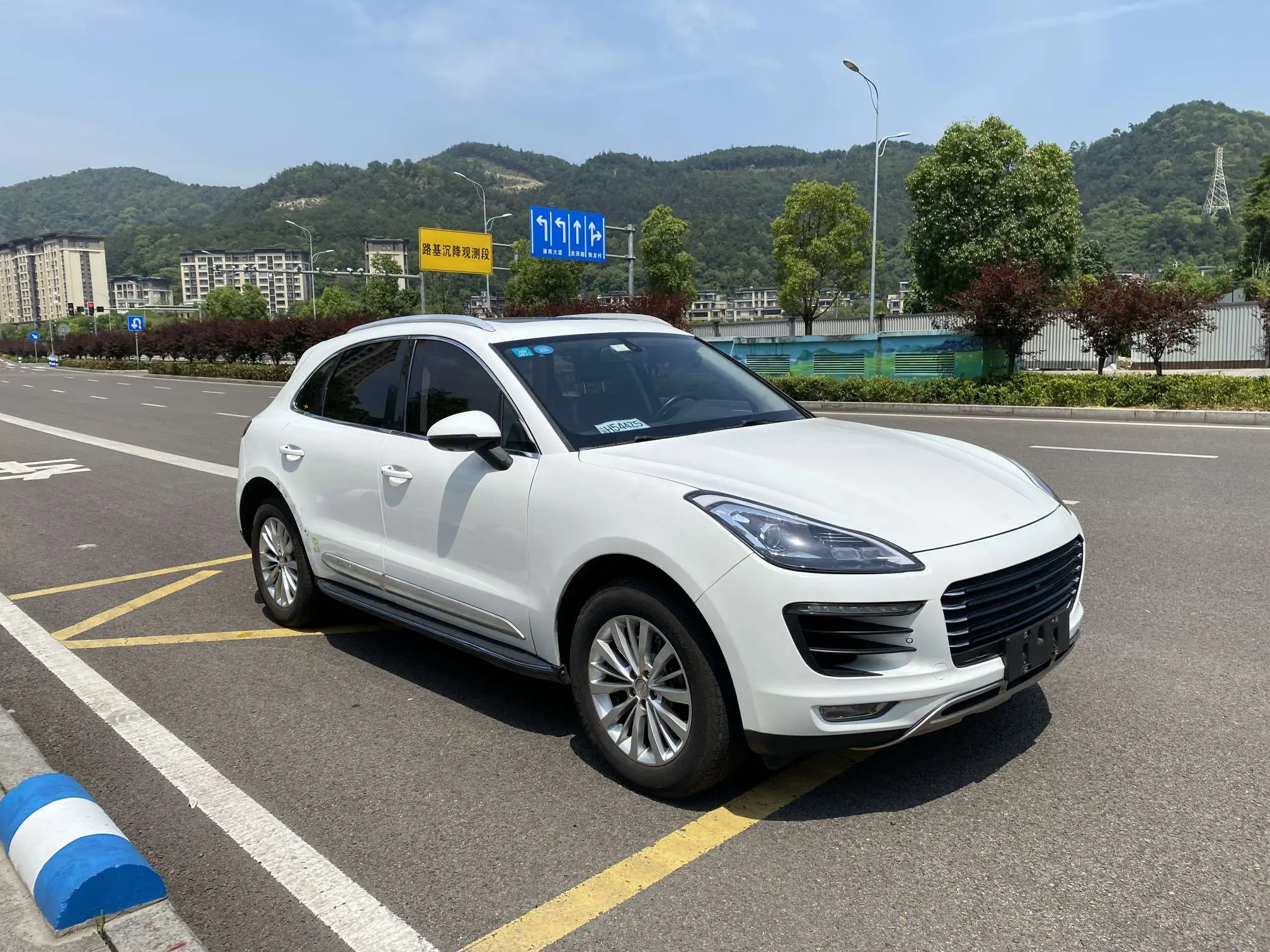 Zotye SR9
