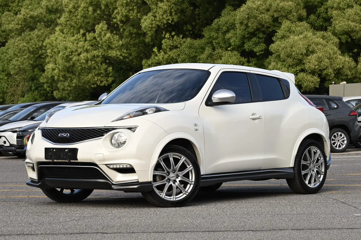 Infiniti ESQ