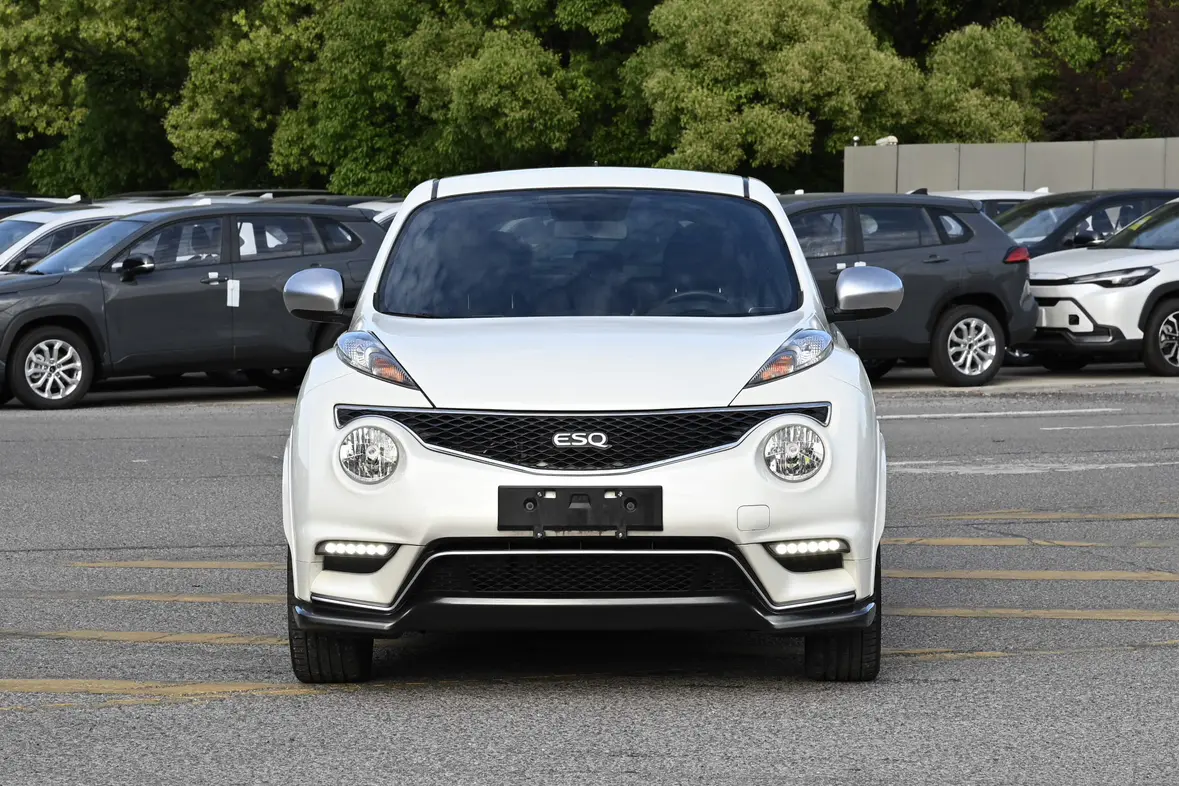 Infiniti ESQ