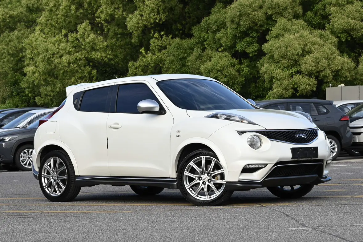 Infiniti ESQ