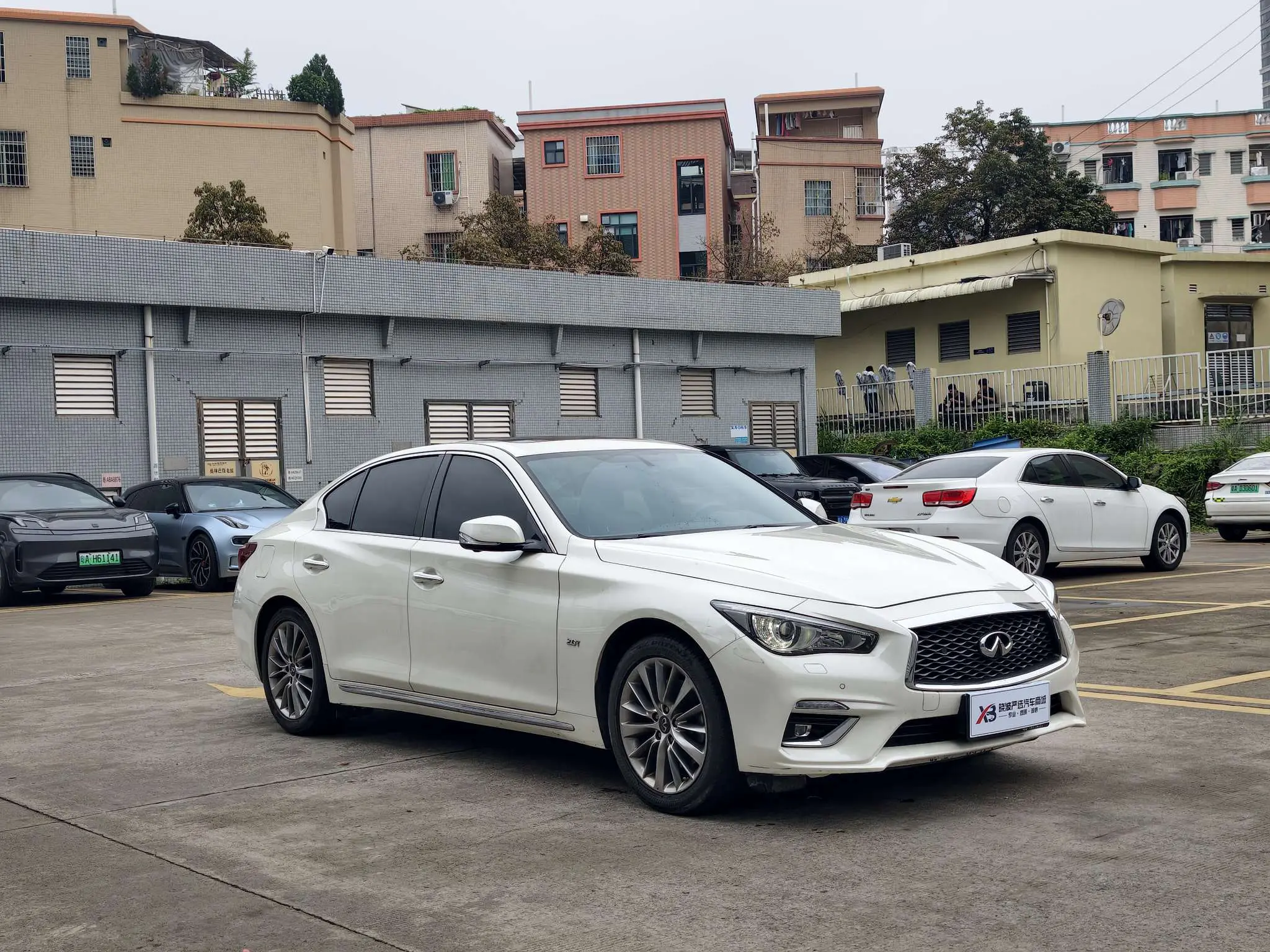 Infiniti Q50L