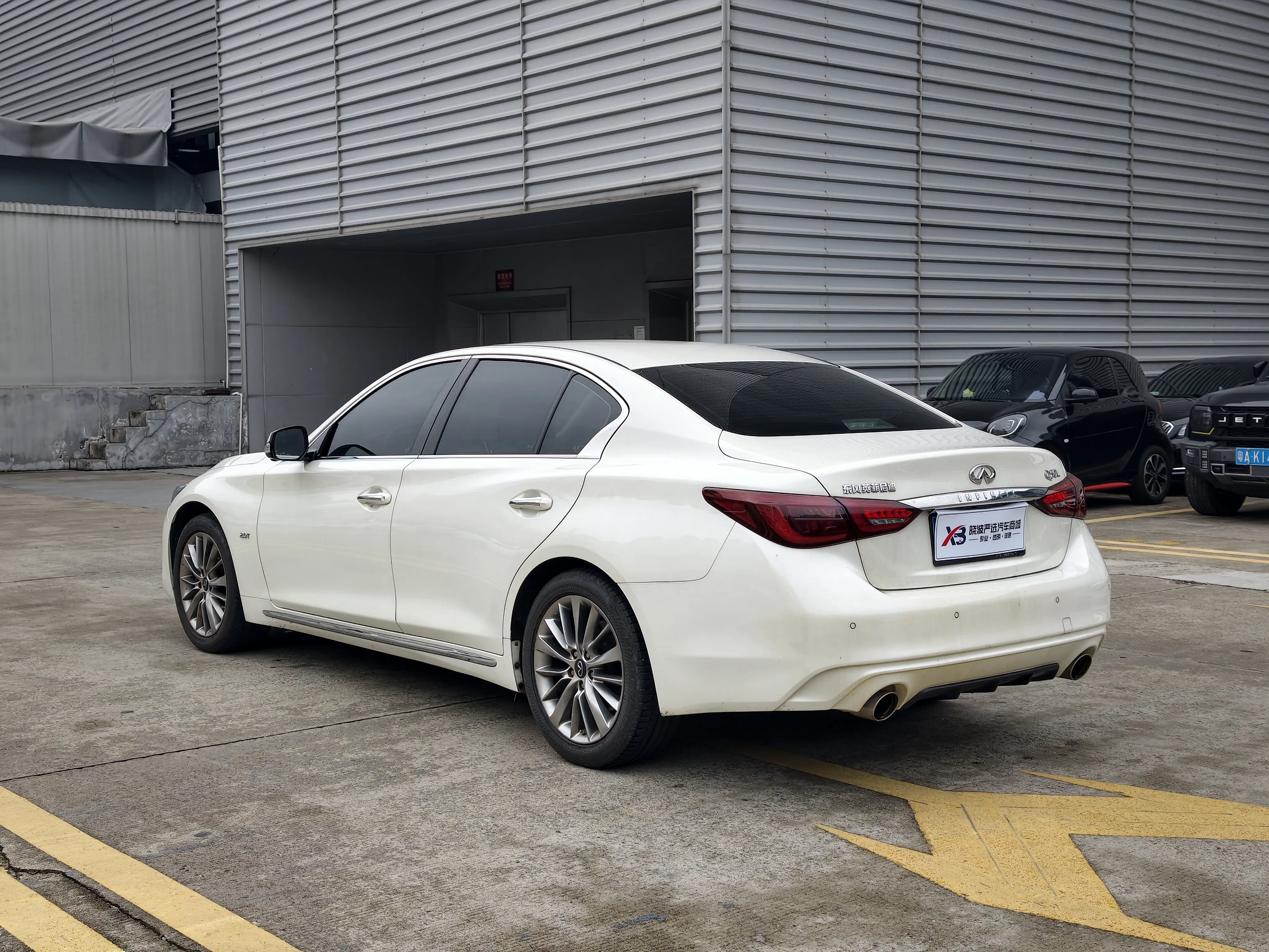 Infiniti Q50L