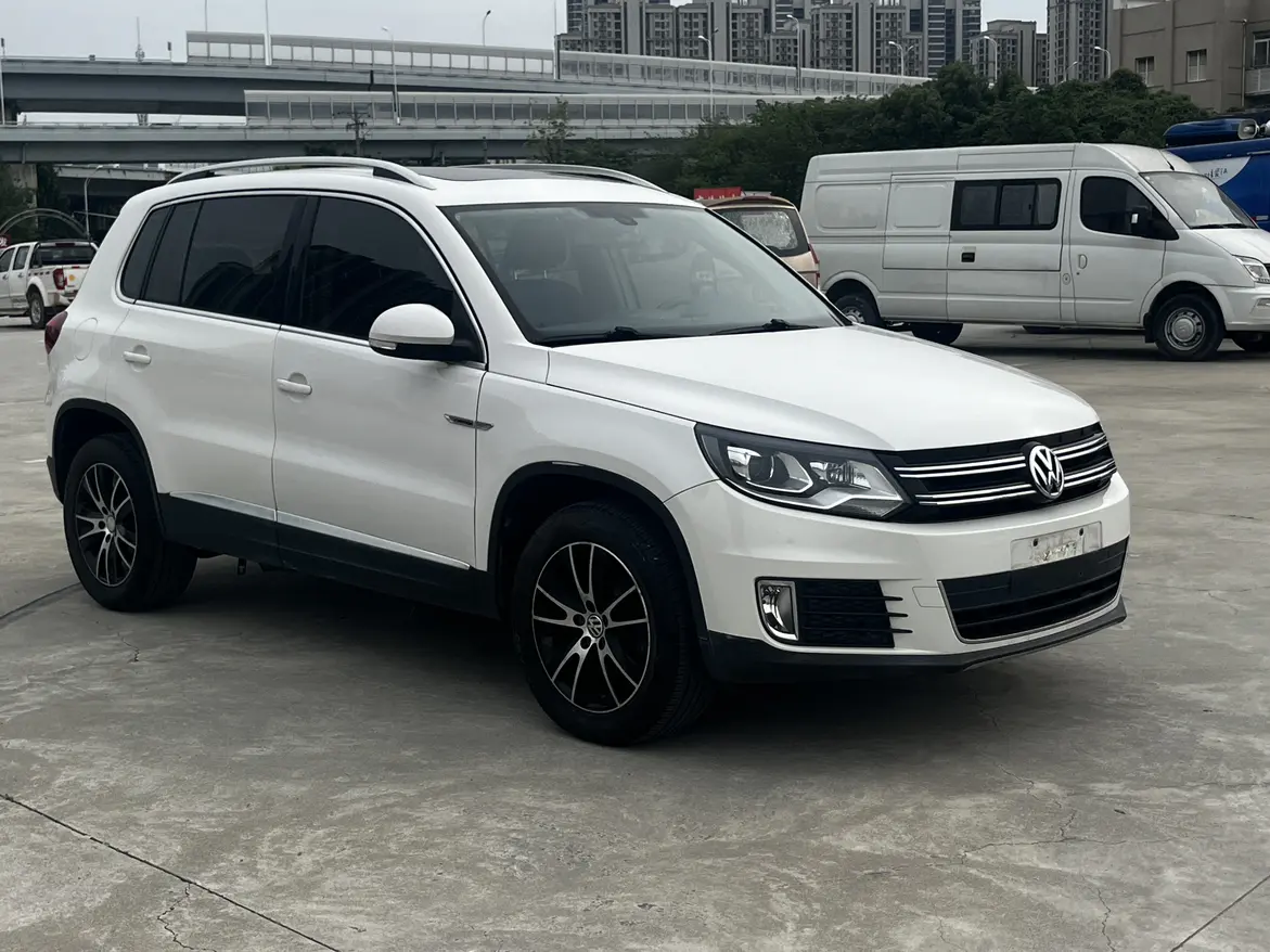 Volkswagen Tiguan (Tharu)