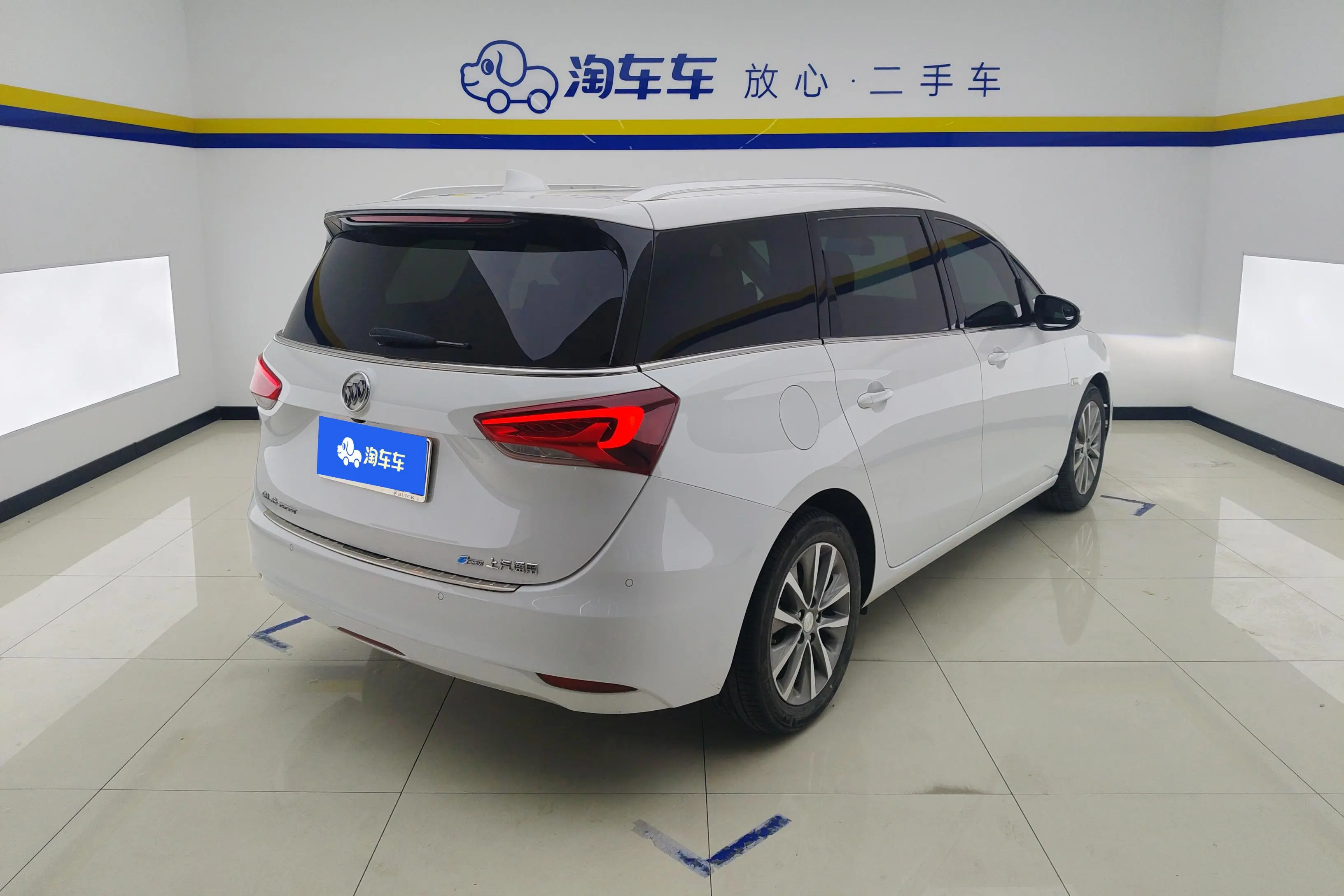 Buick GL6