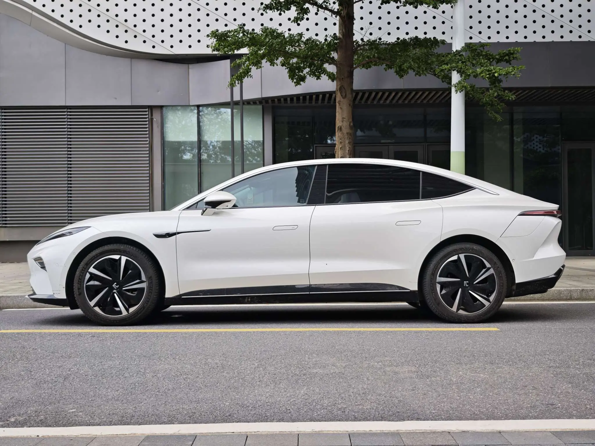 Rising Auto Feifan F7