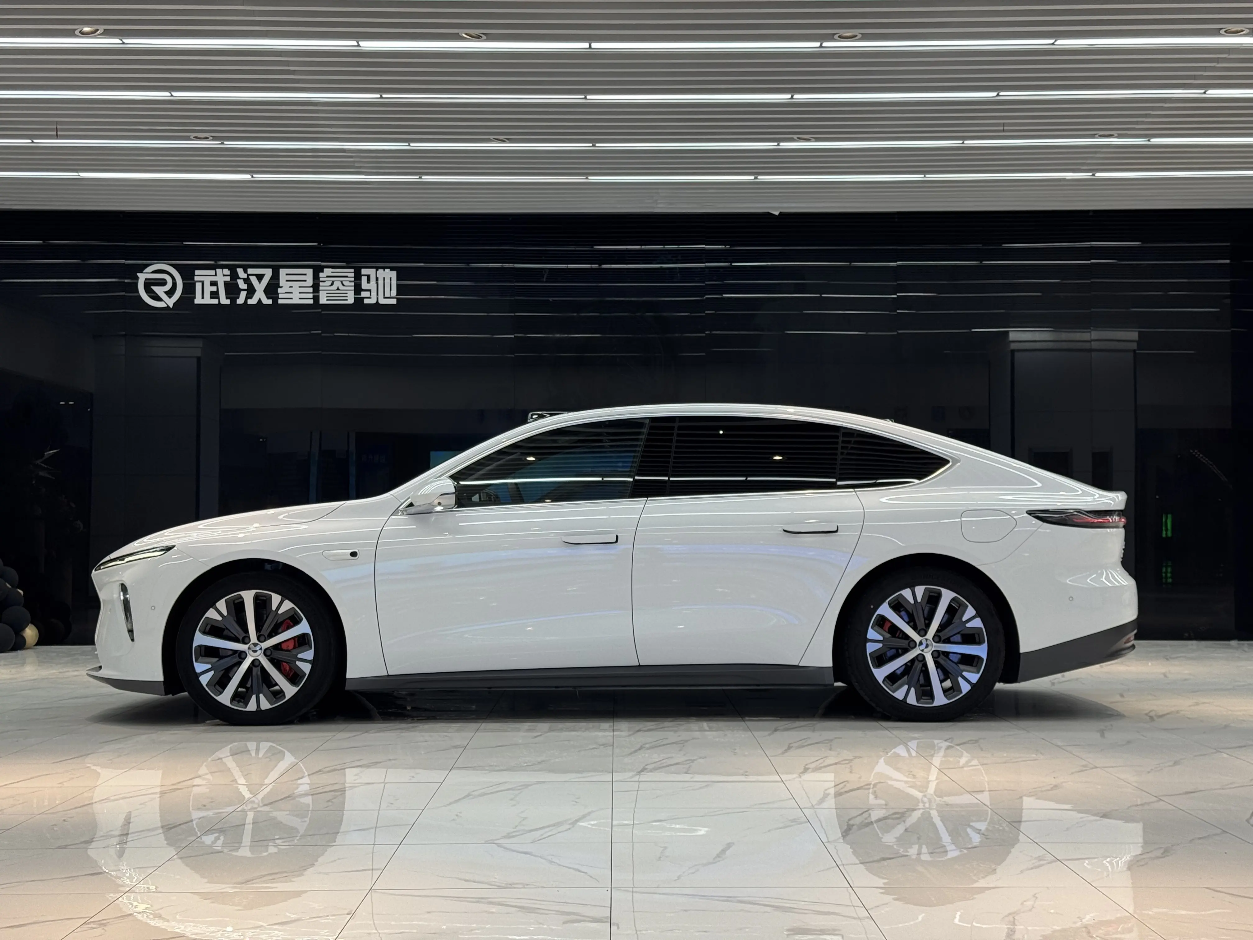 NIO ET7
