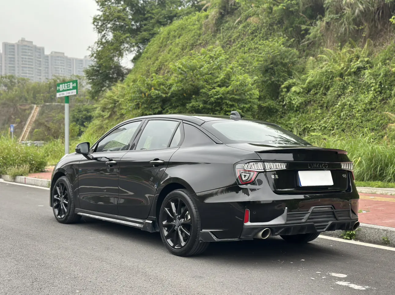 Lynk & Co 03