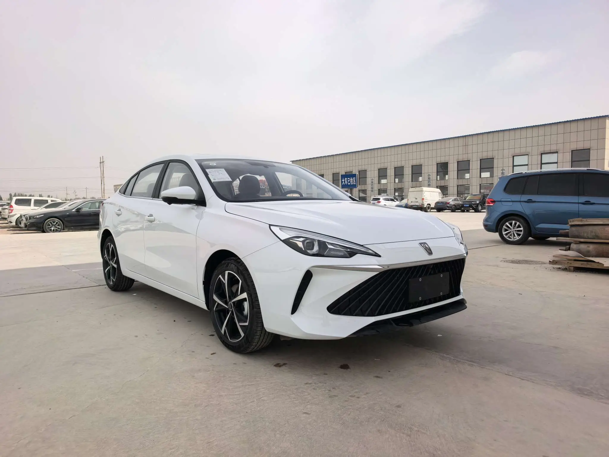 Roewe i5
