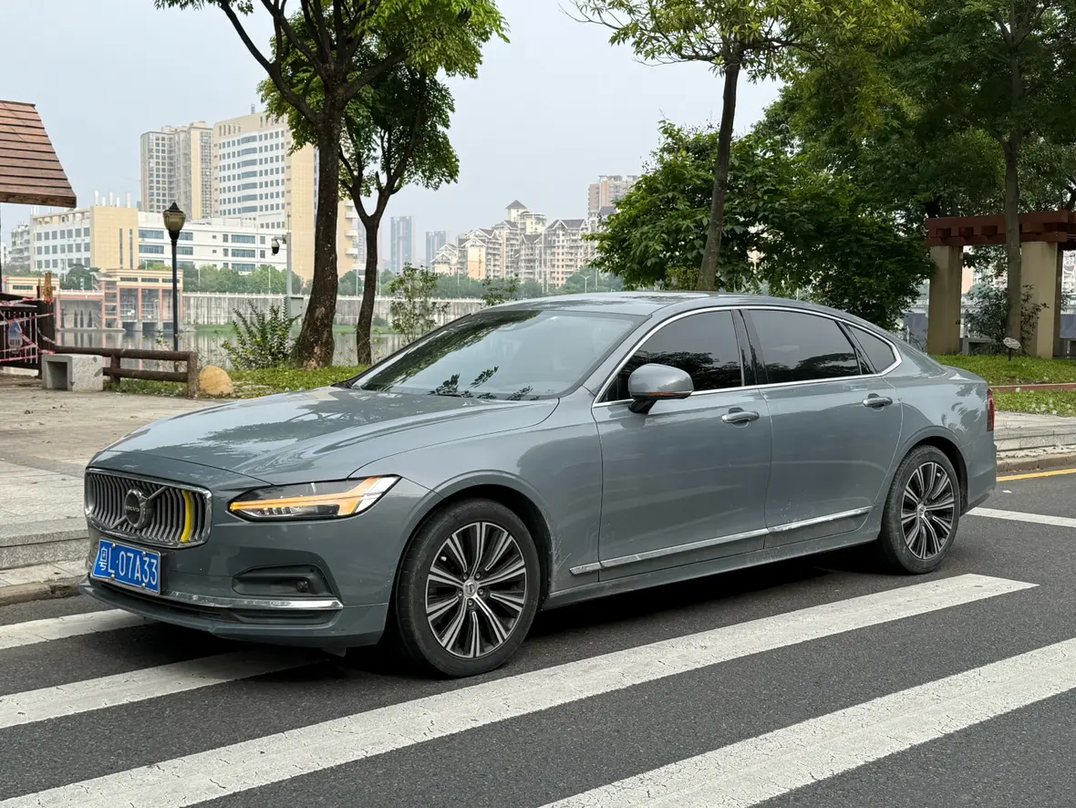 Volvo S90