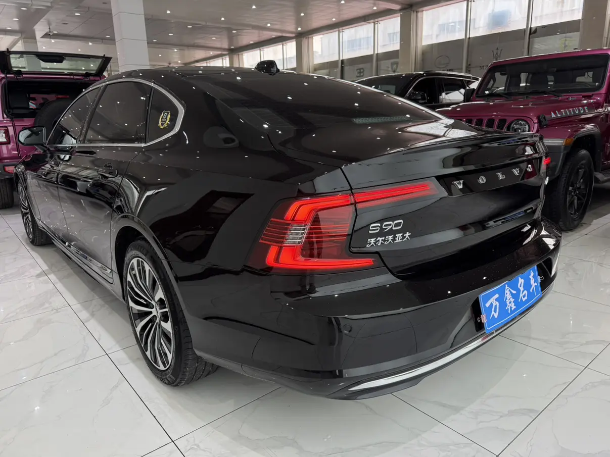 Volvo S90