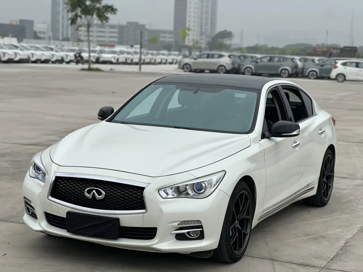 Infiniti Q50L