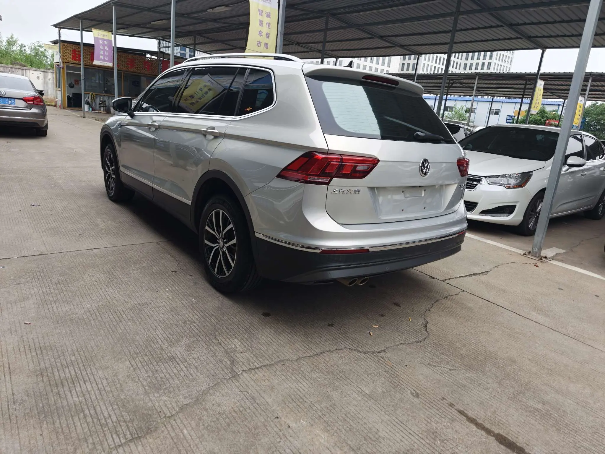 Volkswagen Tiguan L