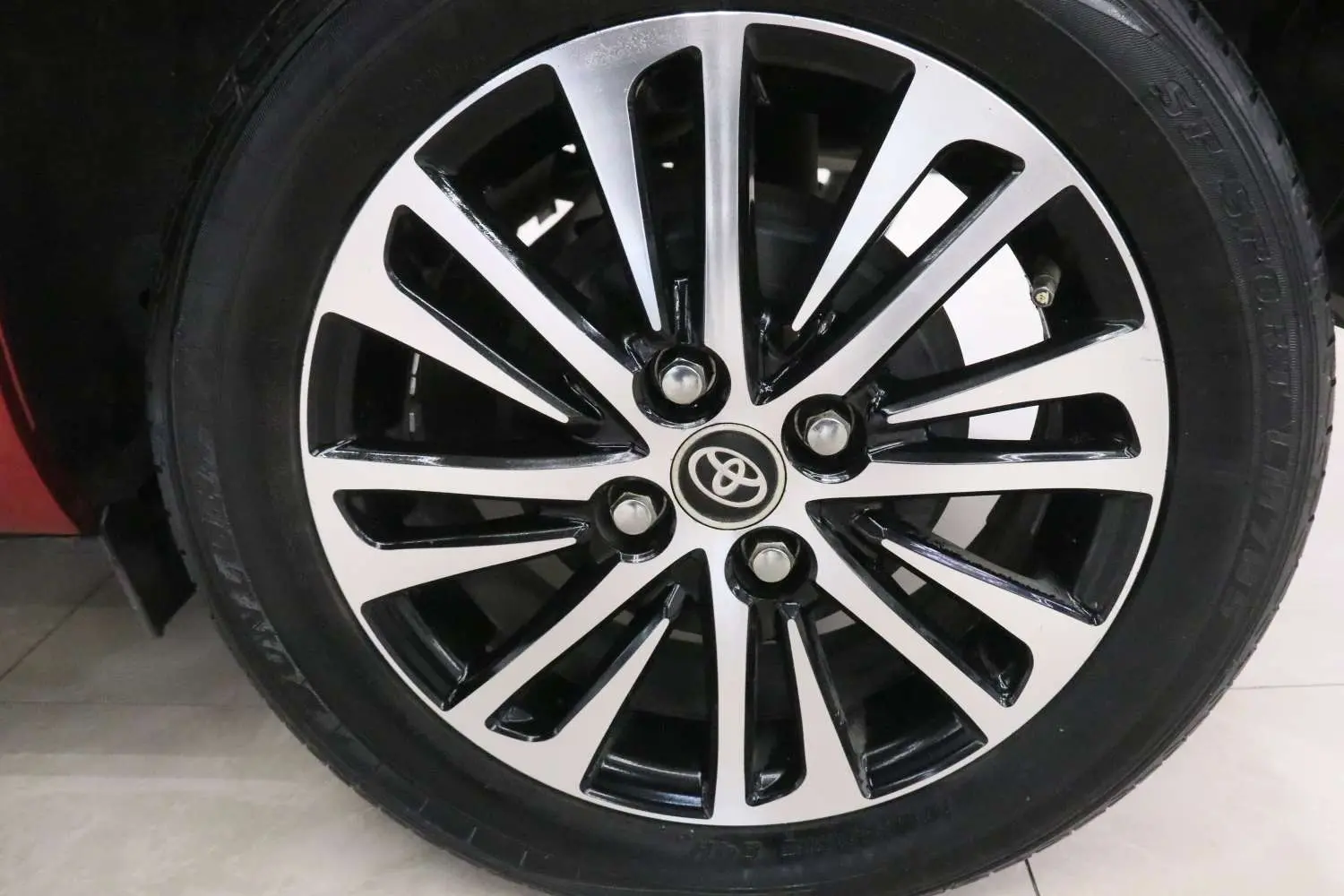 Toyota Yaris L