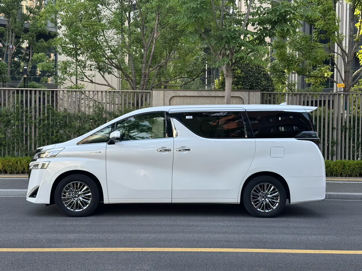 Toyota Crown Wellfire